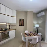 Arol Apartment, Daire